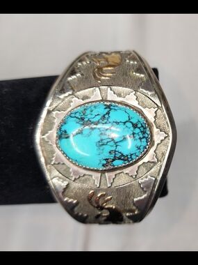 Vintage Navajo Native American silver cuff bracelet W/ large turquoise
